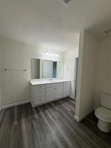 Building Photo - 408 Forest St