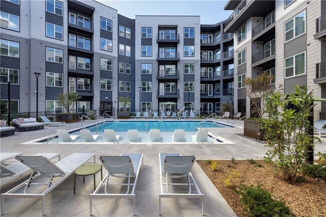 Building Photo - 3108 McGinnis Ferry Rd