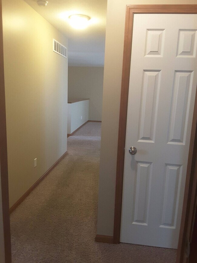 Building Photo - Beautiful 3 Bedroom 2 Bath Home in Elkhart!