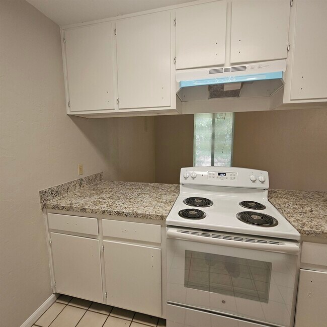 Building Photo - 3687 Donovan Dr