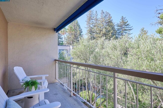 Balcony - 340 N Civic Dr