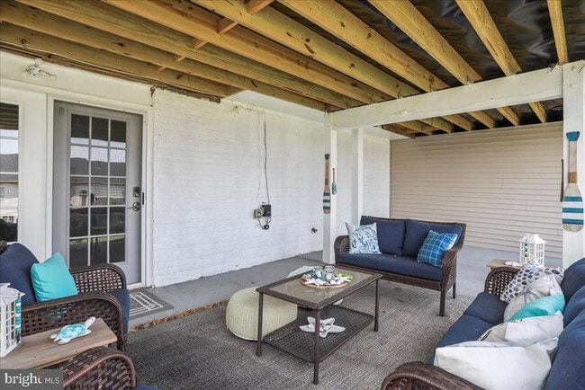 Building Photo - 319 Morlyn Dr