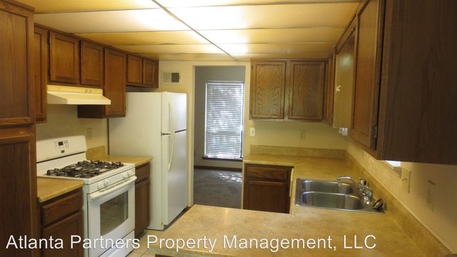 Building Photo - 3 br, 2 bath House - 664 Oxford Hall Dr
