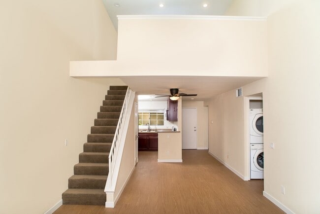 Building Photo - Warner Center  2 Bedroom + Loft Condo for Rent in Woodland Hills!