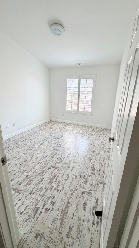 Building Photo - 8167 Vineyard Ave