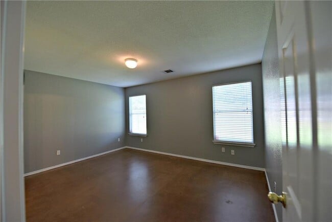 Building Photo - 2813 Greenlee Dr