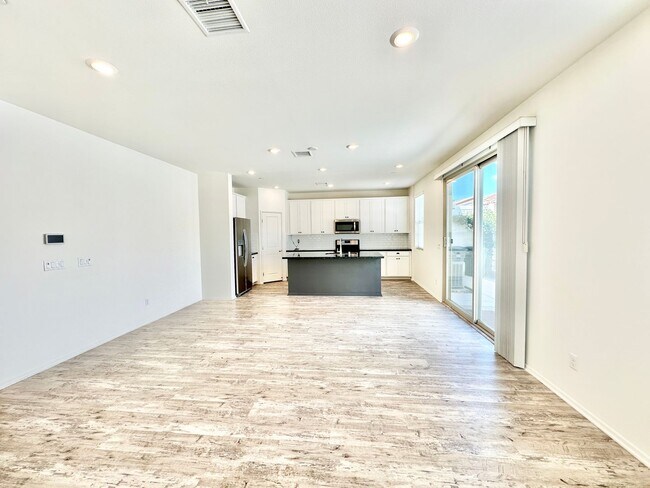 Building Photo - Lovely, Light & Bright, Two-Story, Detached Home in the Desirable Wildgrove Community of Vista!