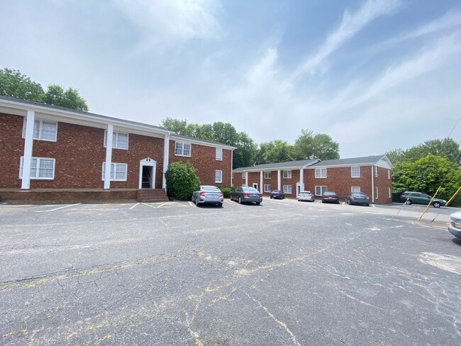 Building Photo - 2bed/1ba Apt off S Main Kannapolis close t...