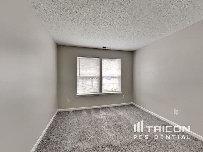 Building Photo - 10727 Snowdrop Way