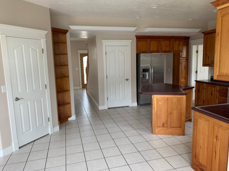 Kitchen - 295 W 300 N