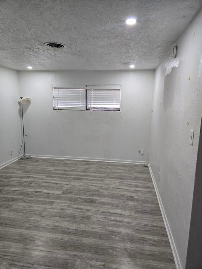 Building Photo - 5427 Heatherbrook Dr