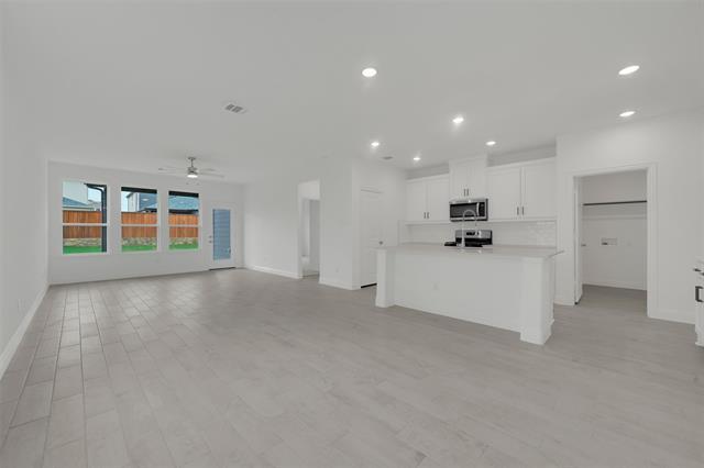 Building Photo - 3200 Cordelia Dr