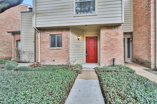 Building Photo - 938 Memorial Village Dr