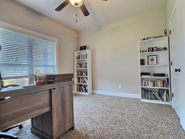Building Photo - Pine Level - 4 Bed, 2 Bath, Indoor & Outdoor Fireplaces!