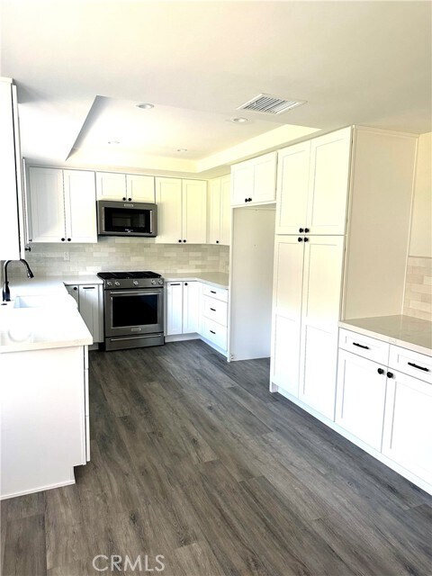 Building Photo - 8891 Baywood Dr