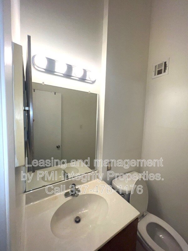 Building Photo - 11550 Southfork Ave