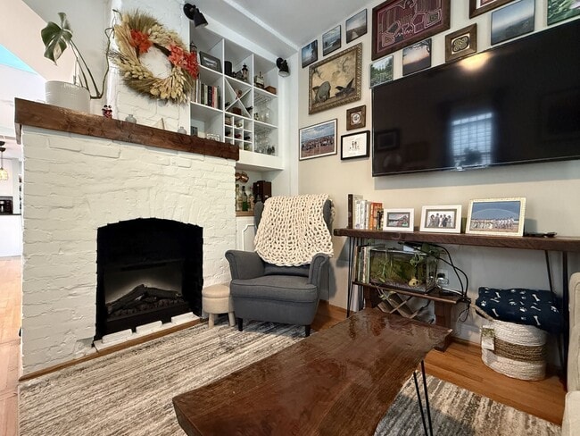 Building Photo - 1328 Morris Rd SE