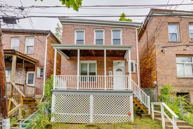 Building Photo - Available August  2026 - Beautiful 2.5 Bedroom, 1 Bath Home in Mt. Washington Area!