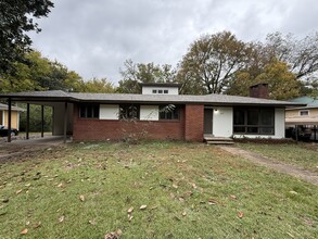 Building Photo - 405 Tyus St