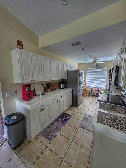 Building Photo - 7661 Sweetbay Cir