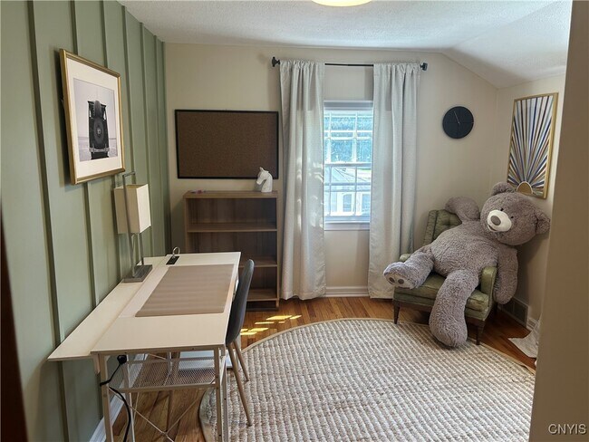 Building Photo - 805 4th St