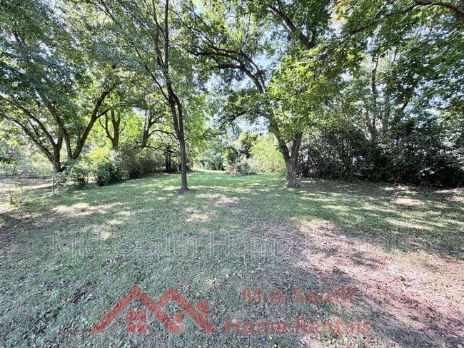 Building Photo - 1775 Colonial Hills Dr