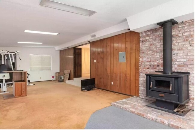 Building Photo - 45523 Lostwood Ave