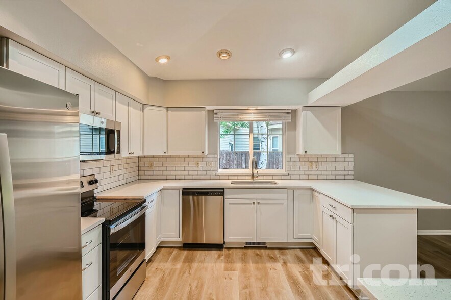 Building Photo - 5704 W 16th St Ln