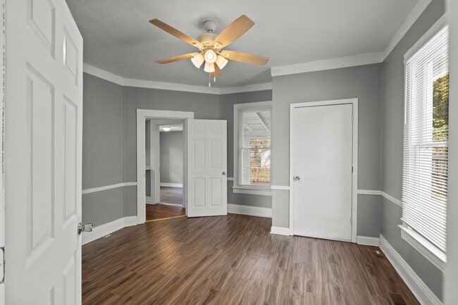 Building Photo - 1319 Maple St