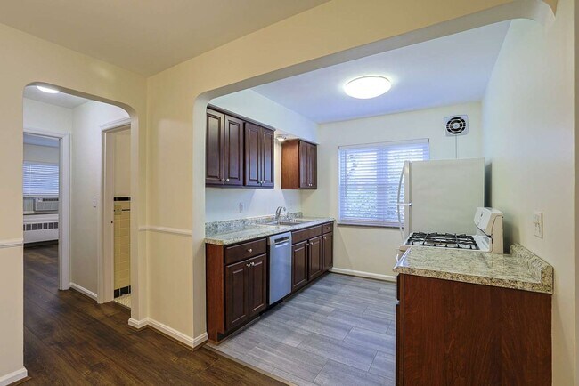 Building Photo - 3470 Brotherton Rd