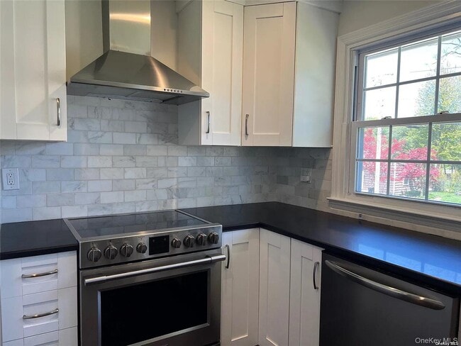 Building Photo - 1 Cliftwood Dr