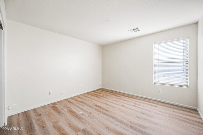 Building Photo - 8310 S 47th Ln