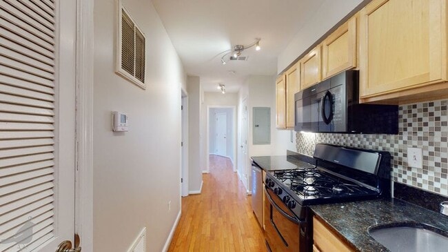 Building Photo - 330 Delafield Pl NW