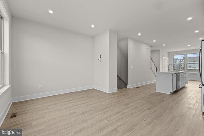 Building Photo - 8875 Curie St