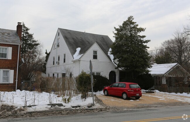 Building Photo - 8303 Flower Ave