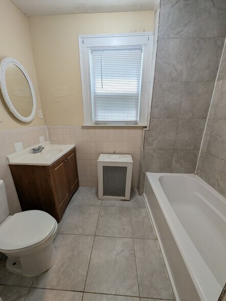 Building Photo - 479 Quinnipiac Ave