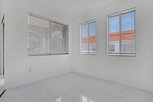 Building Photo - 11026 Legacy Dr