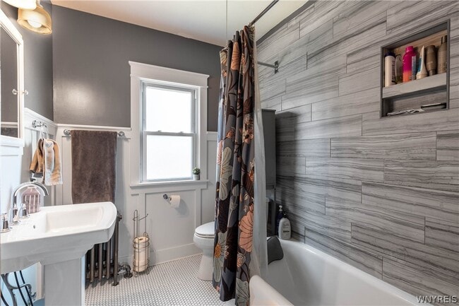 Building Photo - 230 Pennsylvania St