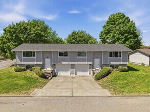 Building Photo - 2705 N Robie Ct
