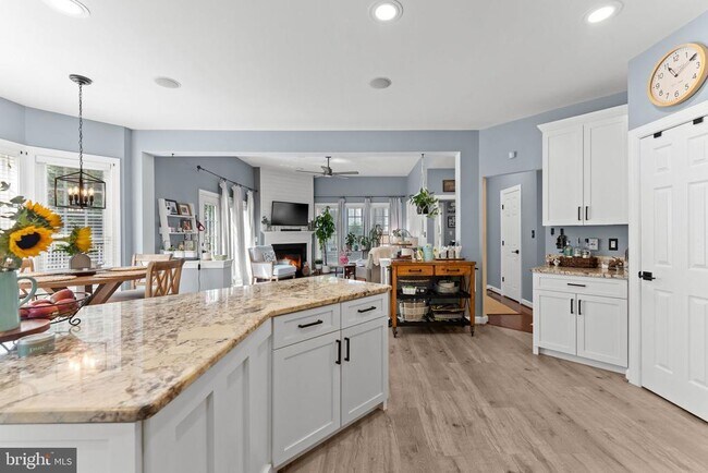 Building Photo - 43550 Riverpoint Dr