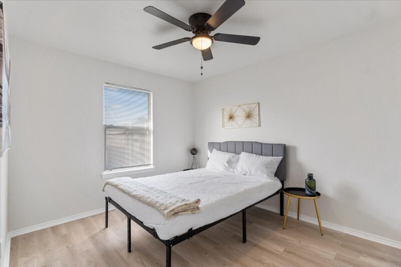 Building Photo - 5810 Redstone Dr