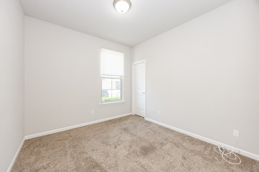 Building Photo - 4635 Mendocino Way