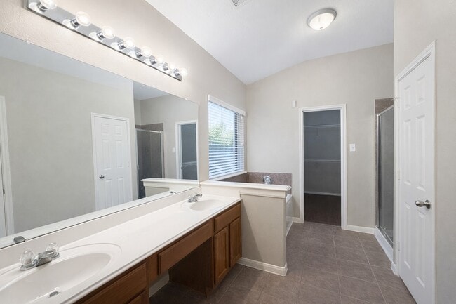 Building Photo - 2614 Orchard Creek Ln