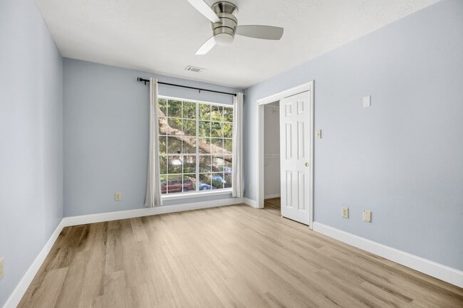 Building Photo - 1326 Shrub Oak Dr