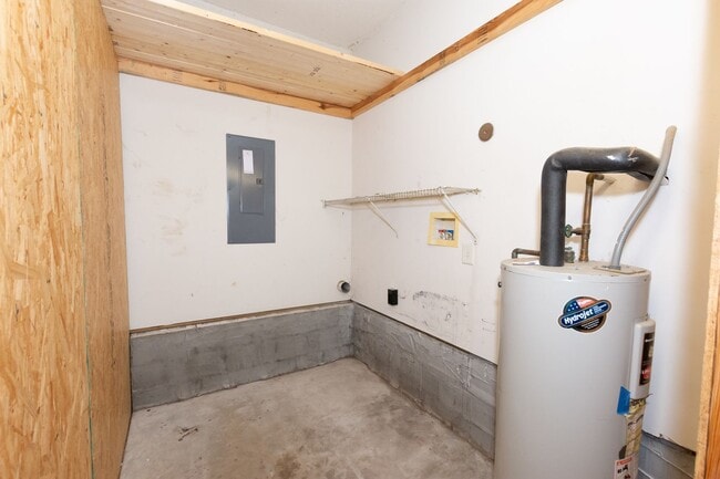 Building Photo - Great home in Hubert