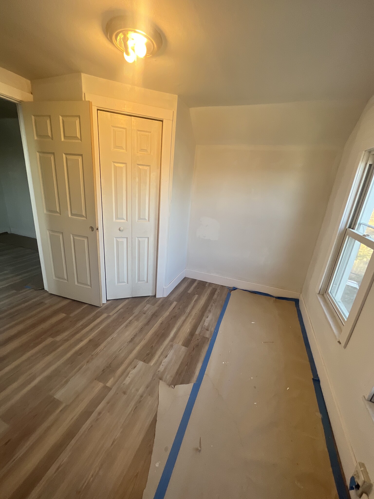 Room 3 - 103 Walnut St