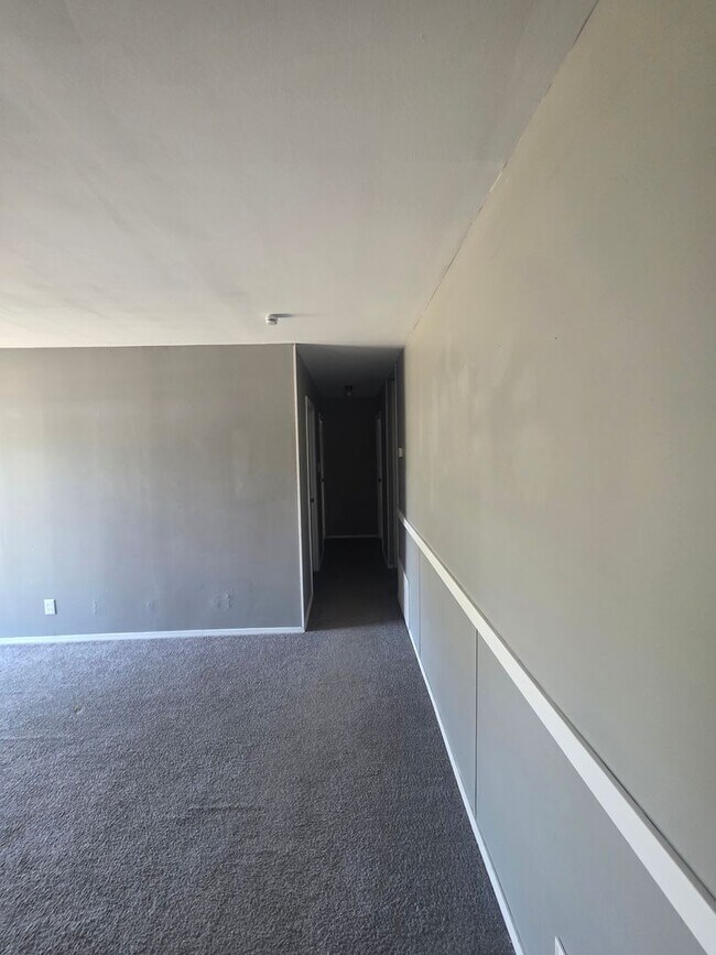 Building Photo - 733 St Norbert Dr
