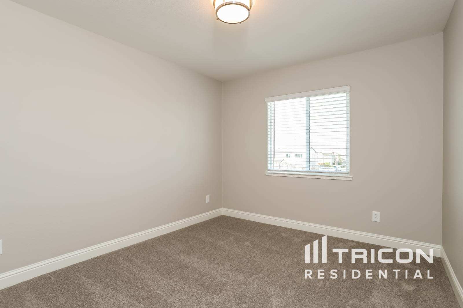 Building Photo - 2037 Comstock Ln