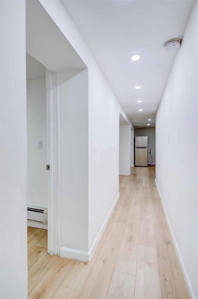 Building Photo - 251 Halladay St