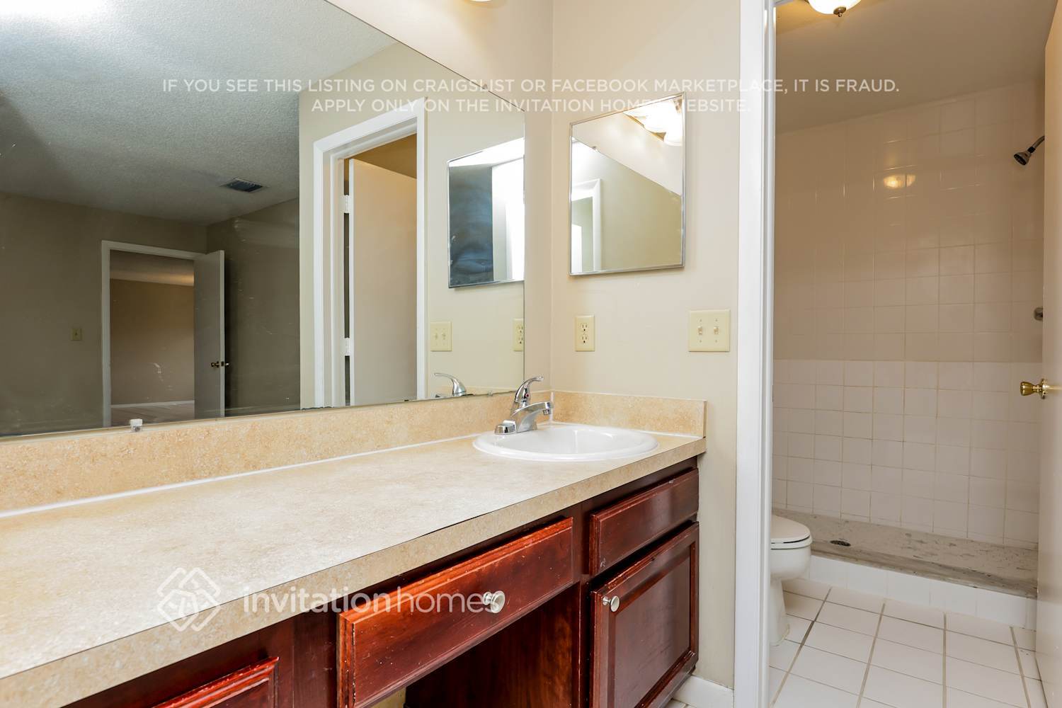 Building Photo - 1403 Live Oak Ct